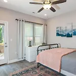 Family Oasis W/ Loft & Firepit: Convenient