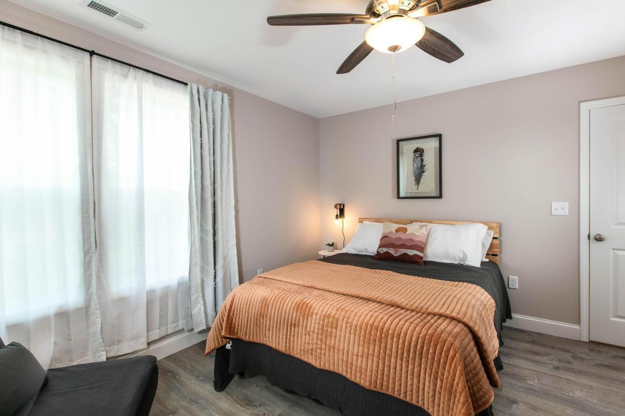 Family Oasis W/ Loft & Firepit: Convenient * Asheville