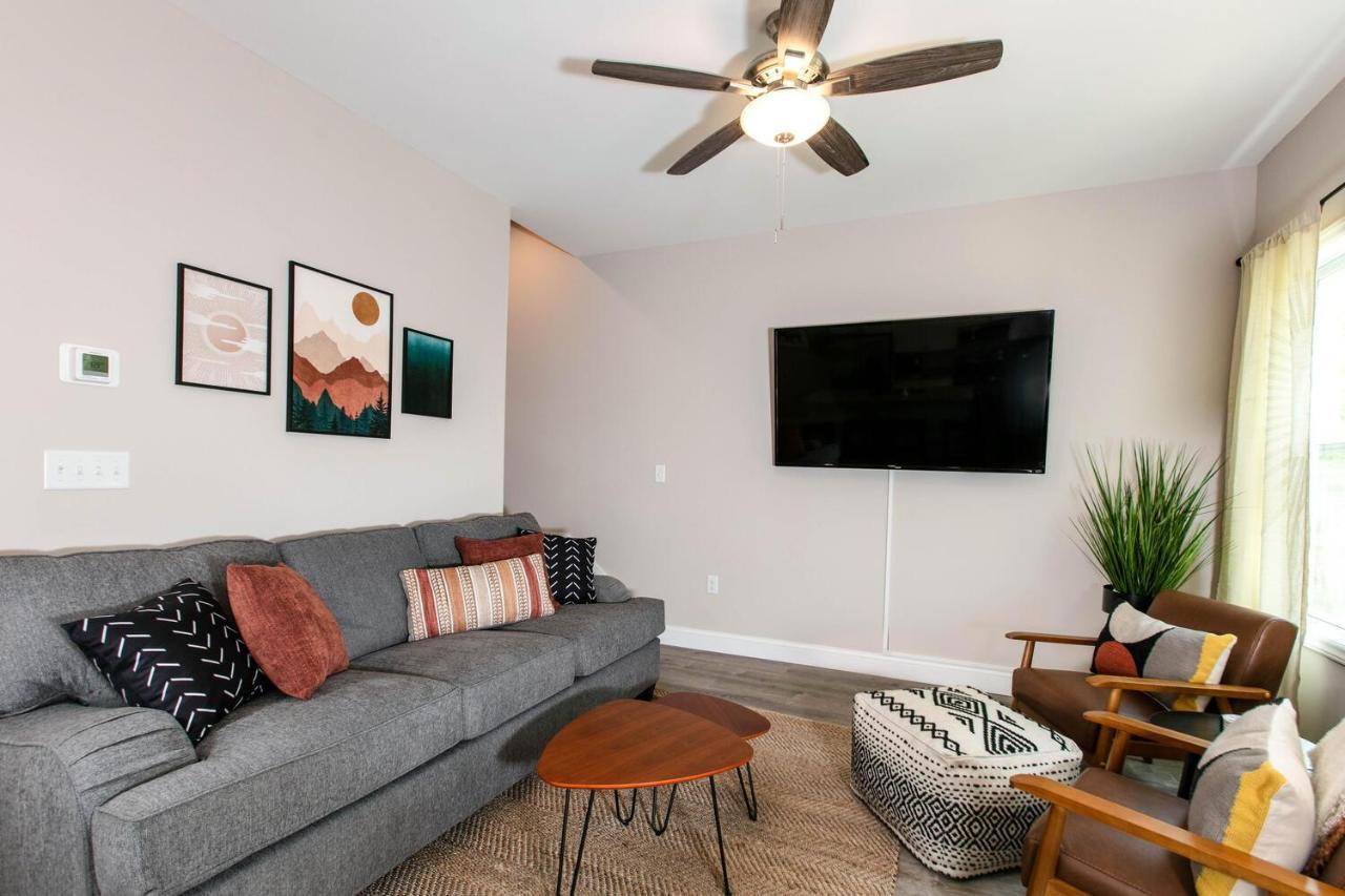 Apartment Family Oasis W/ Loft & Firepit: Convenient *